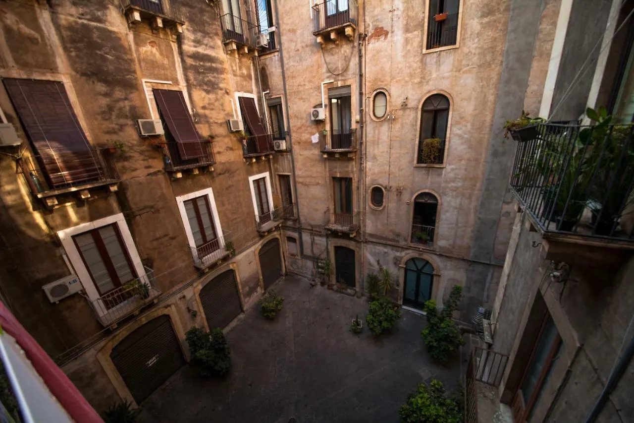 Casa Verdi - House Of Travelers Catania Guest house