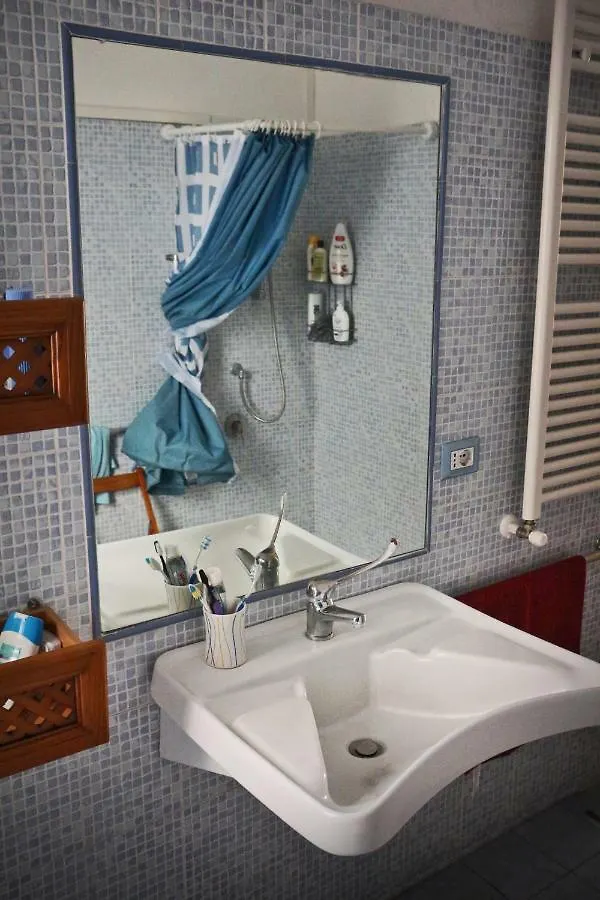 Casa Verdi - House Of Travelers 카타니아 3*,
